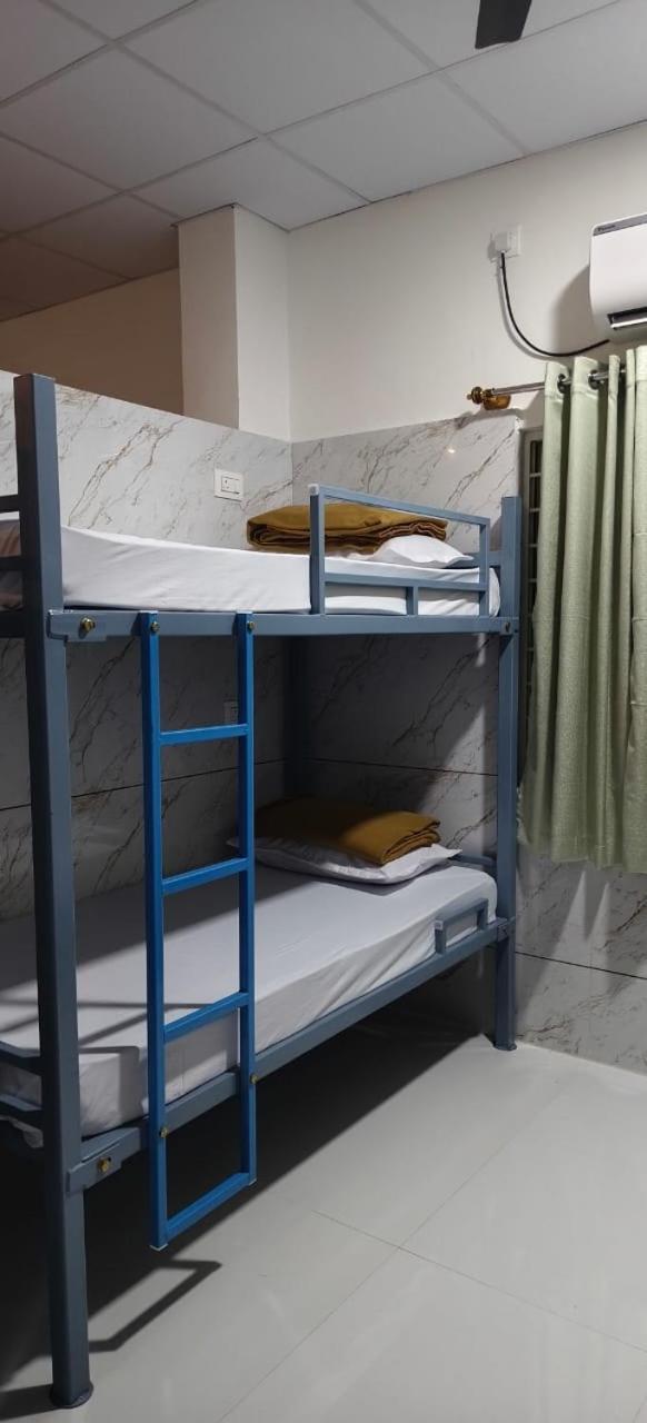 V R S Luxury Ac Dormitory Mysore Εξωτερικό φωτογραφία