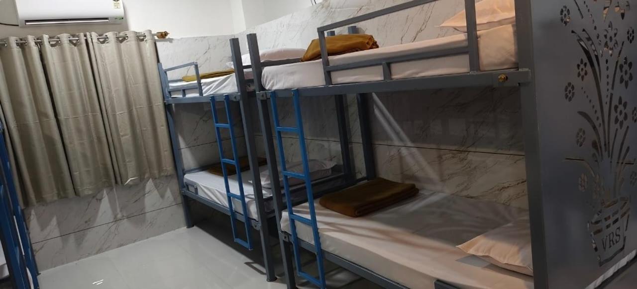 V R S Luxury Ac Dormitory Mysore Εξωτερικό φωτογραφία