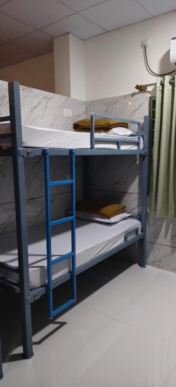 V R S Luxury Ac Dormitory Mysore Εξωτερικό φωτογραφία