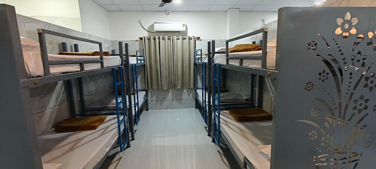 V R S Luxury Ac Dormitory Mysore Εξωτερικό φωτογραφία